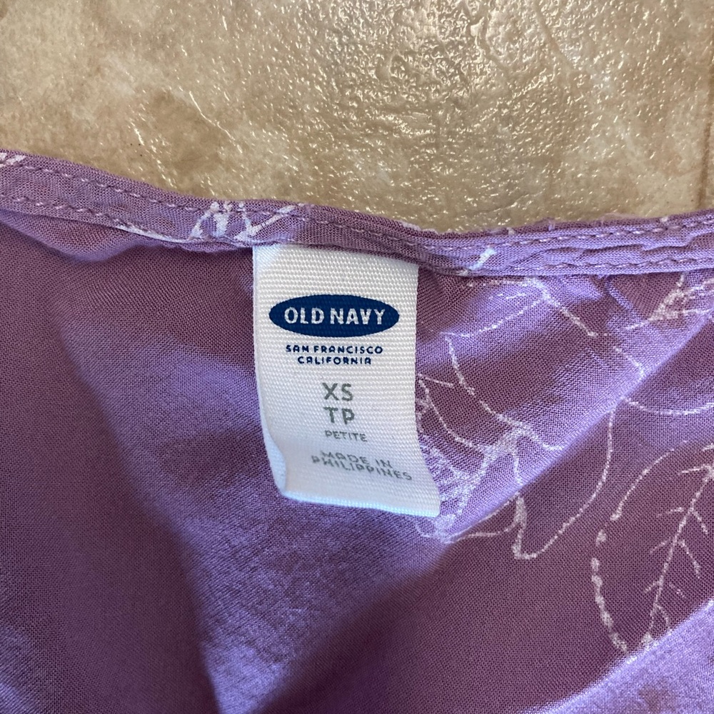 Violet Floral V-Neck Shell Top - Picture 3 of 5